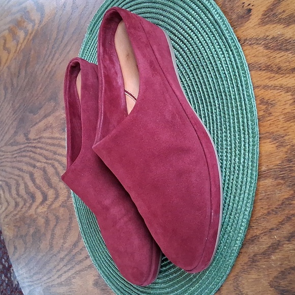 L' Amour Des Pieds Burgundy Suede Mules Size 7.5 - Picture 3 of 12